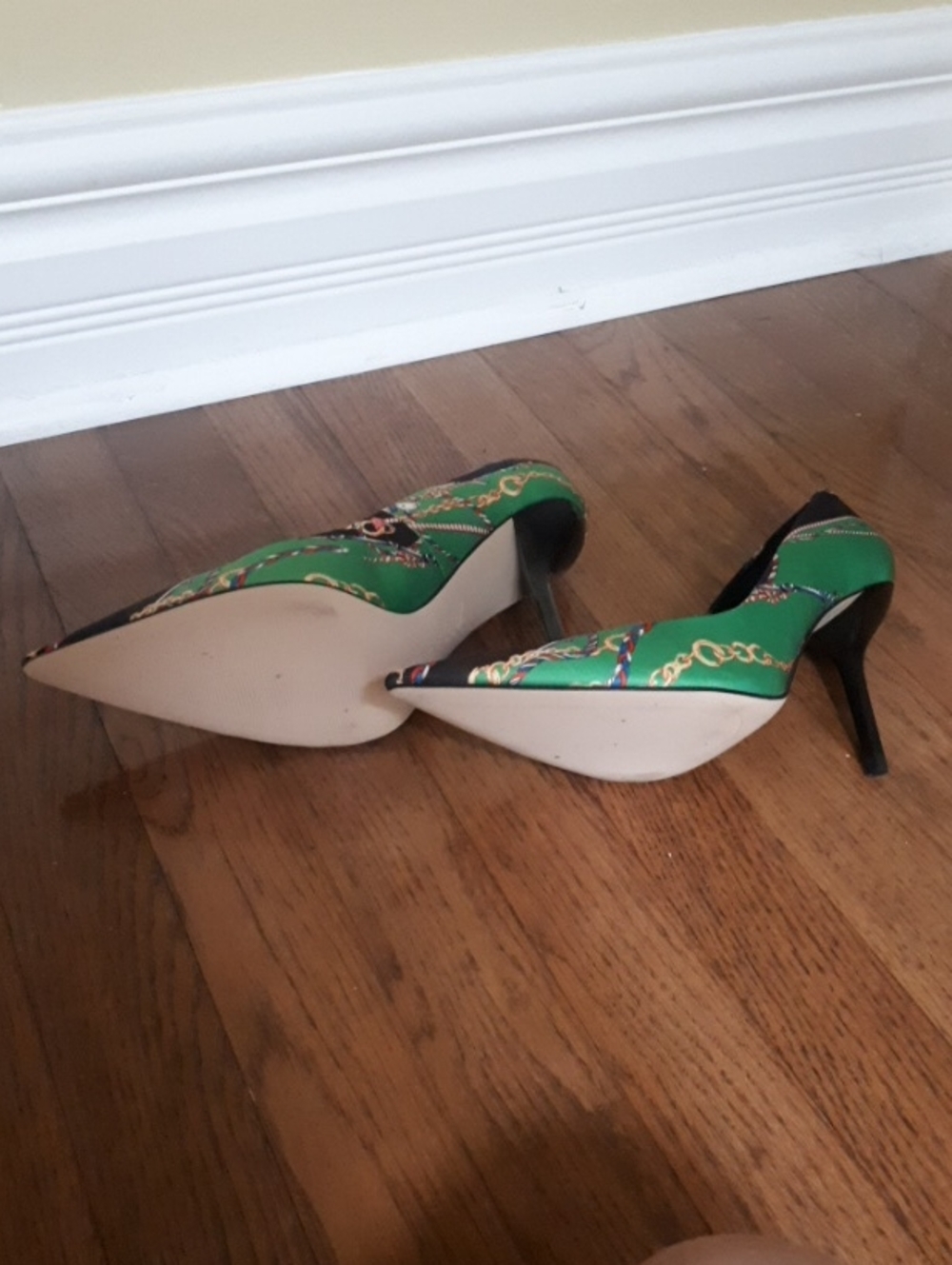 New Zara Black & Green Chain-Print Pointed Pumps - Picture 5 of 5